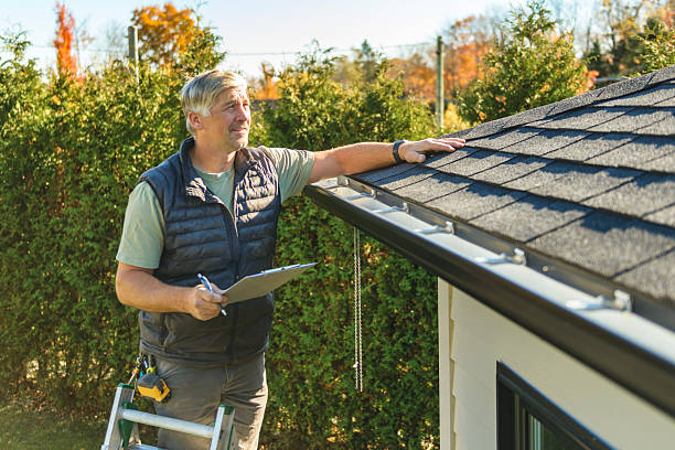 Professional Flat Roof Repair technician working in Venice, CA
